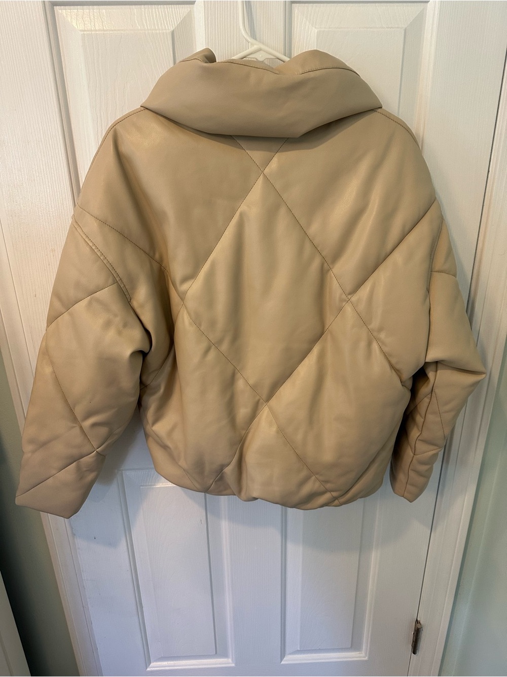 Abercrombie & Fitch Quilted Puffer Jacket in Beige - Picture 2 of 5